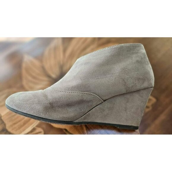 CL BY LAUNDRY Womens Beige Round Toe Wedge Zip-Up Boot Size 10 - Picture 4 of 5